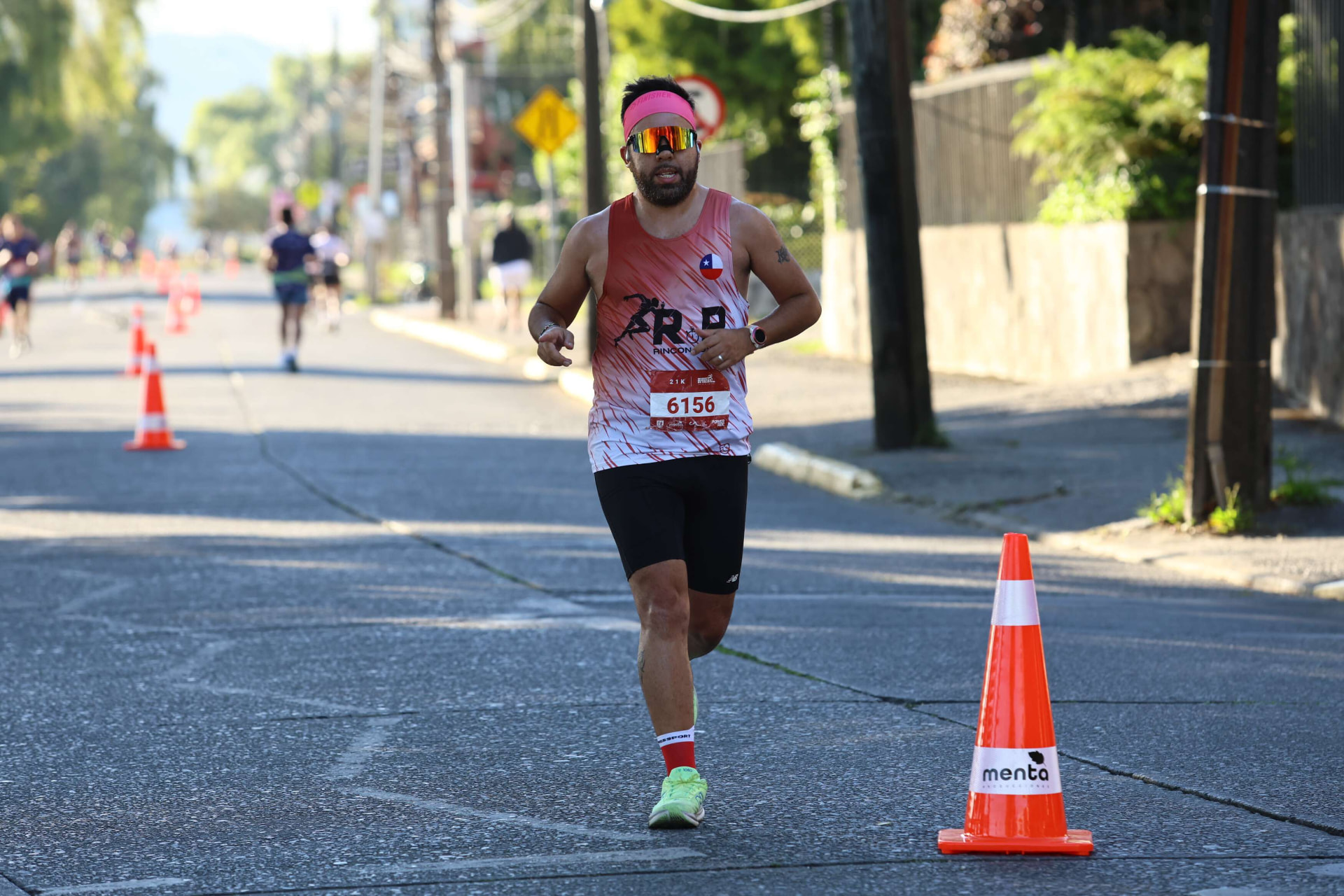 Corredor del Team Rincón Runner en plena ruta de competencia
